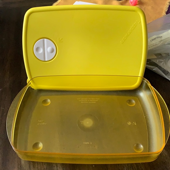 Tupperware Crystal - Picture 1 of 3